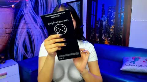 Snapshot of violeta_diazz chatting on 01.22.25 online show from 01.22.25