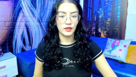 Snapshot of violeta_diazz chatting on 01.29.25 online show from 01.29.25