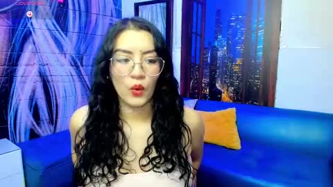 Snapshot of violeta_diazz chatting on 02.28.25 online show from 02.28.25