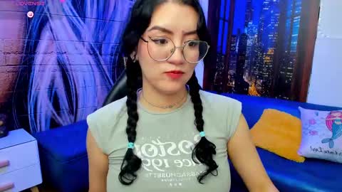Snapshot of violeta_diazz chatting on 03.06.25 online show from 03.06.25