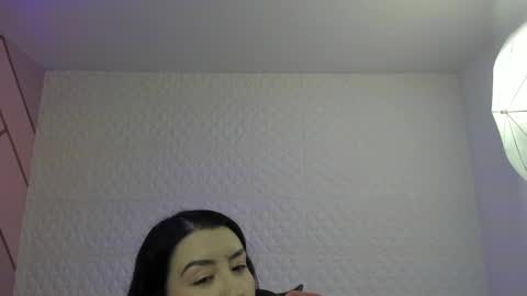 Snapshot of violeta_diazz chatting on 10.04.25 online show from 10.04.25