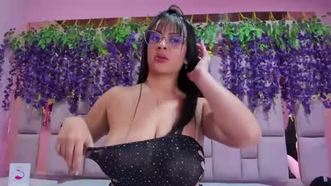 Snapshot of violeta_hard chatting on 02.16.25 Valentina Hard online show from 02.16.25