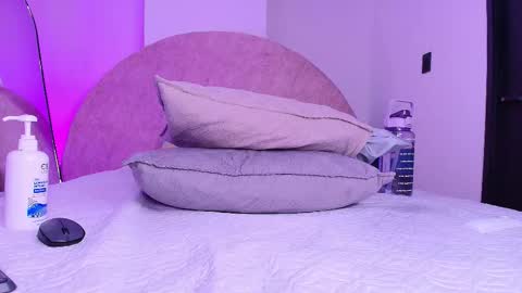 violeta london online show from 12.19.25