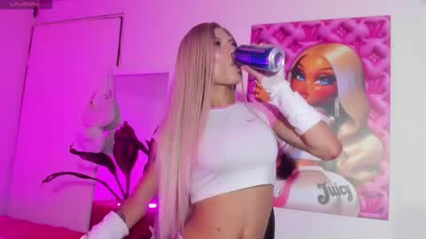 Violeta Princess Please help me with your thumbs up its important   online show from 10.10.25