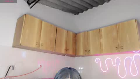 Snapshot of violeta_r_01 chatting on 06.18.26 violeta_r_01 online show from 06.18.26