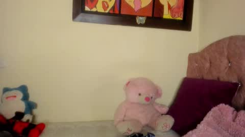Snapshot of violetalee chatting on 10.07.25 Jimena online show from 10.07.25