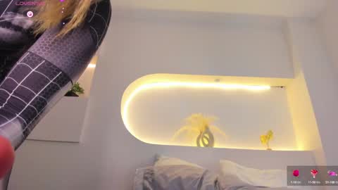 Snapshot of violetarainn chatting on 12.13.24 Violeta online show from 12.13.24