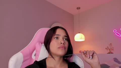 Violeth Hill online show from 01.31.25