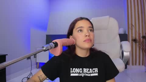 Violeth Hill online show from 03.06.25