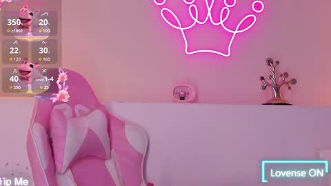 Violeth Hill online show from 11.28.25