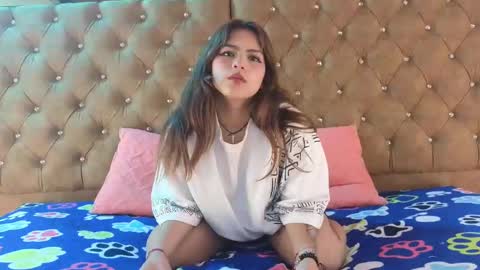 Snapshot of violetha_19_ chatting on 09.19.25 violetha 19 online show from 09.19.25