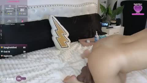 Snapshot of violetik888 chatting on 12.13.25 VioletBaby online show from 12.13.25