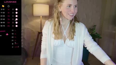 Violet  next stream December 6 online show from 03.09.25