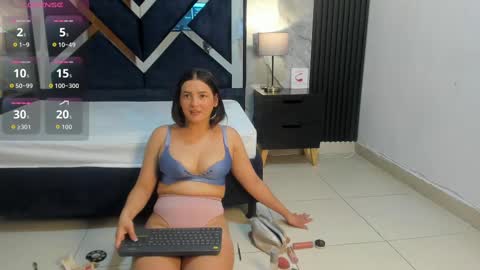Snapshot of violetrose_as chatting on 10.02.25 Violet Rose online show from 10.02.25