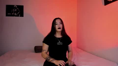 Snapshot of violetsalvatore chatting on 12.31.24 Violet salvatore online show from 12.31.24