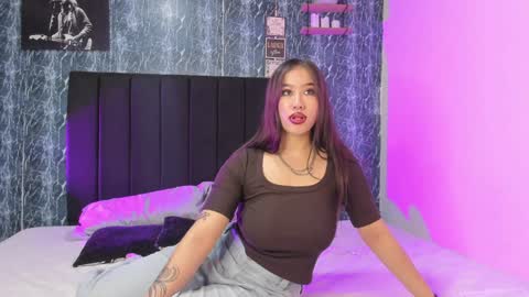 Snapshot of violetsalvatore chatting on 02.06.25 Violet salvatore online show from 02.06.25