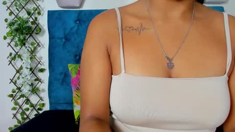 Snapshot of violett__rousee chatting on 10.30.25 violett rousee online show from 10.30.25