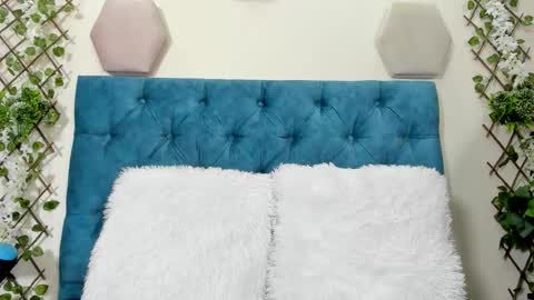 Snapshot of violett__rousee chatting on 11.04.25 violett rousee online show from 11.04.25