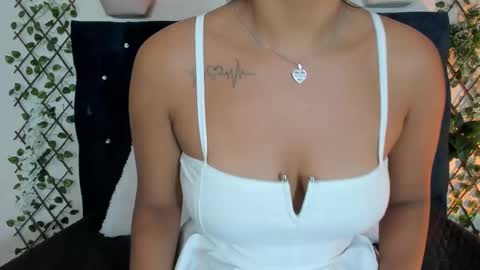 Snapshot of violett__rousee chatting on 11.06.25 violett rousee online show from 11.06.25