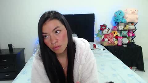 Snapshot of violett_flowers chatting on 02.03.25 violeta  online show from 02.03.25