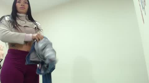 Snapshot of violett_flowers chatting on 02.04.25 violeta  online show from 02.04.25