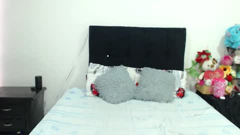 Snapshot of violett_flowers chatting on 02.06.25 violeta  online show from 02.06.25