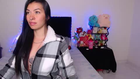 Snapshot of violett_flowers chatting on 02.07.25 violeta  online show from 02.07.25