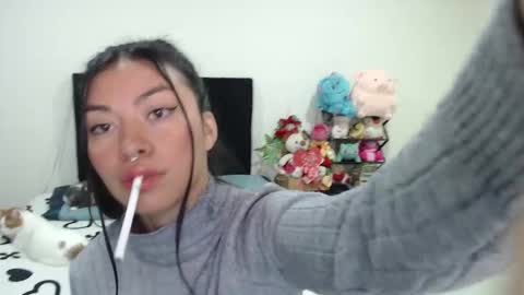 Snapshot of violett_flowers chatting on 02.12.25 violeta  online show from 02.12.25