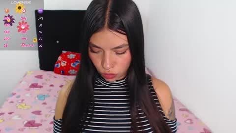 Snapshot of violett_flowers chatting on 09.12.25 violeta  online show from 09.12.25