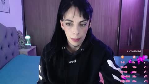 violett  Independent model online show from 02.11.26