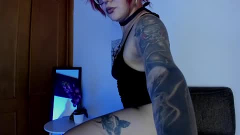 violett_sykes online show from 04.11.26