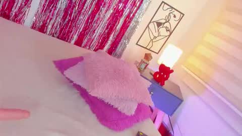 Snapshot of violetta_ficher chatting on 02.15.26 Violetta Ficher online show from 02.15.26