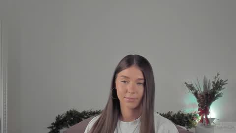 violetta_finch online show from 01.30.25