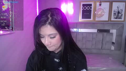 Snapshot of violetta_jhonson_v chatting on 12.19.24 Violetta online show from 12.19.24