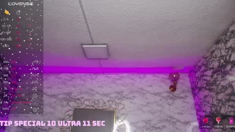 Snapshot of violetta_jhonson_v chatting on 01.18.25 Violetta online show from 01.18.25
