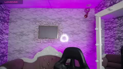 Snapshot of violetta_jhonson_v chatting on 02.25.25 Violetta online show from 02.25.25