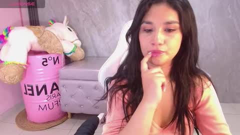 Snapshot of violetta_jhonson_v chatting on 10.05.25 Violetta online show from 10.05.25
