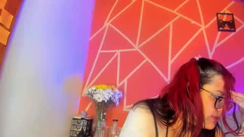 Snapshot of violettasexycam chatting on 02.24.25 violetafetish online show from 02.24.25