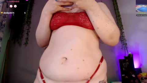 Snapshot of violettasexycam chatting on 10.11.25 violetafetish online show from 10.11.25