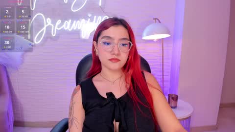 Snapshot of violettcastel chatting on 12.23.24 Violett Castel online show from 12.23.24
