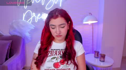 Snapshot of violettcastel chatting on 12.28.24 Violett Castel online show from 12.28.24