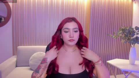 Snapshot of violettcastel chatting on 01.23.25 Violett Castel online show from 01.23.25