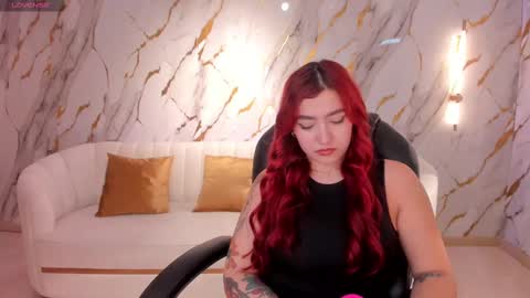 Snapshot of violettcastel chatting on 02.14.25 Violett Castel online show from 02.14.25
