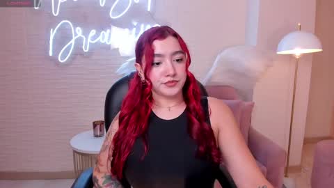 Snapshot of violettcastel chatting on 02.19.25 Violett Castel online show from 02.19.25