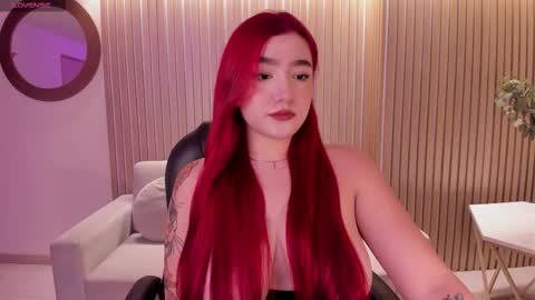 Snapshot of violettcastel chatting on 09.13.25 Violett Castel online show from 09.13.25