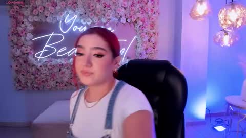 Snapshot of violettcastel chatting on 09.22.25 Violett Castel online show from 09.22.25