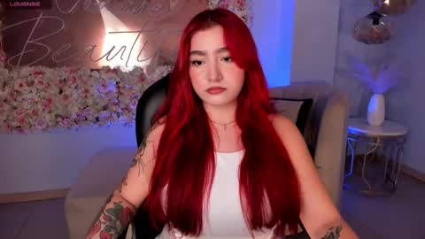 Snapshot of violettcastel chatting on 09.27.25 Violett Castel online show from 09.27.25