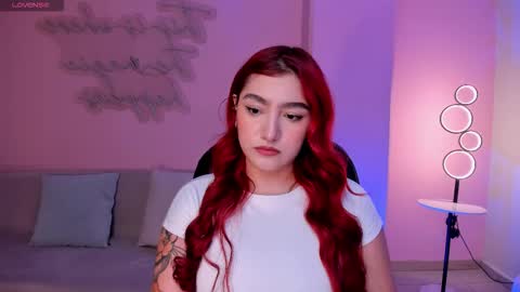 Snapshot of violettcastel chatting on 10.07.25 Violett Castel online show from 10.07.25
