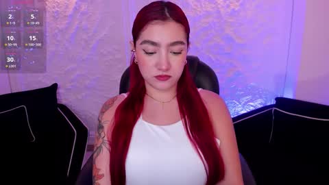 Snapshot of violettcastel chatting on 10.17.25 Violett Castel online show from 10.17.25