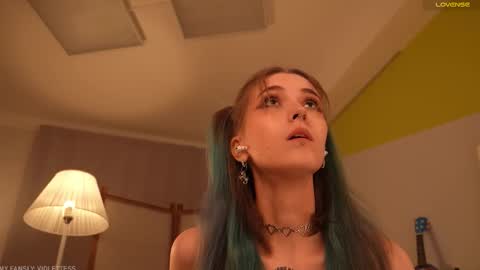 violettessa online show from 10.17.25